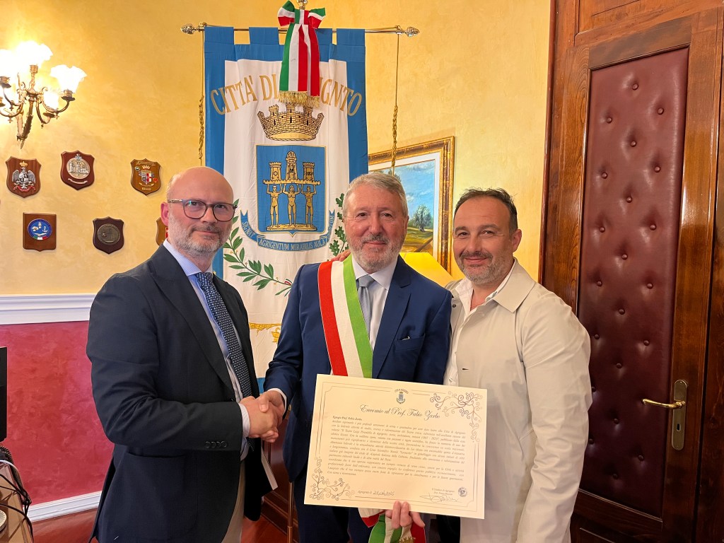 Al momento stai visualizzando Professore Fabio Zarbo di Agrigento riceve prestigioso attestato di encomio
