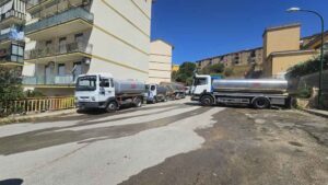 Scopri di più sull'articolo Autobottisti in protesta: “Non siamo dipendenti di Aica