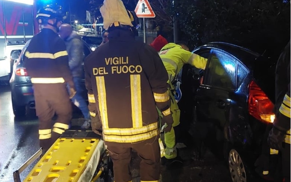 Al momento stai visualizzando Tragico incidente stradale: un morto e due feriti in condizioni critiche