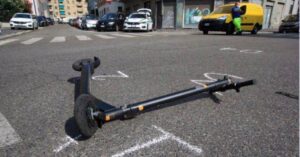 Scopri di più sull'articolo Tragico incidente: un morto nello scontro tra monopattino e auto
