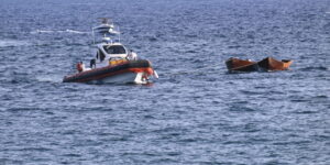 Scopri di più sull'articolo Tragedia in mare a Lampedusa: 18 vittime e un bambino in gravi condizioni