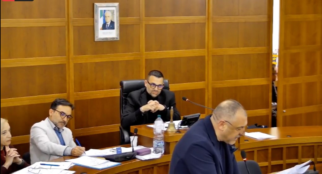 Al momento stai visualizzando Canicattì: Corbo confermato sindaco dopo un acceso Consiglio comunale