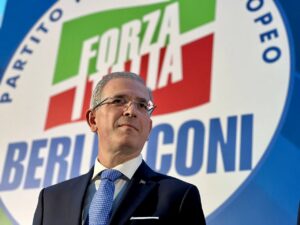 Scopri di più sull'articolo Marco Falcone in visita ad Agrigento: campagna elettorale e sfide da affrontare