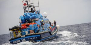 Scopri di più sull'articolo Fermo per la nave Sea Watch dopo il salvataggio di migranti in mare