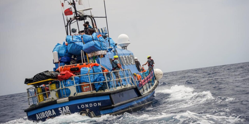 Al momento stai visualizzando Fermo per la nave Sea Watch dopo il salvataggio di migranti in mare
