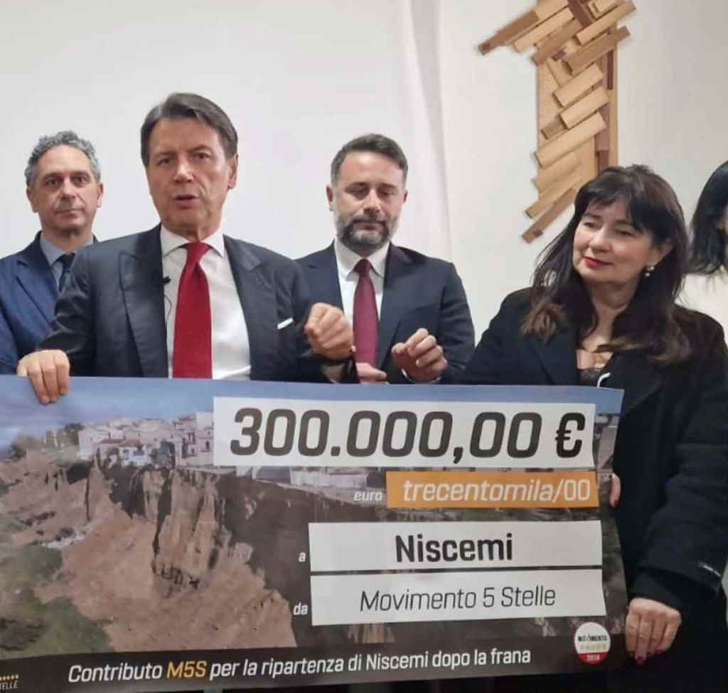 Al momento stai visualizzando Frana a Niscemi: M5s devolve 300mila euro a sostegno di famiglie e imprese