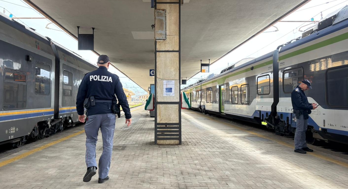 Al momento stai visualizzando Aggressione ai poliziotti sul treno: arrestato un 26enne a Catania