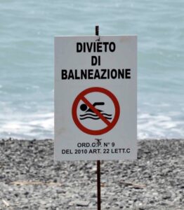 Scopri di più sull'articolo Divieti di balneazione ad Agrigento: rinnovati fino al 2026