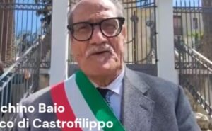 Scopri di più sull'articolo Castrofilippo risponde alla profanazione del cimitero con preghiere e pellegrinaggio