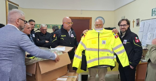 Al momento stai visualizzando Arrivano nuovi Dpi per 2.800 autisti-soccorritori del 118
