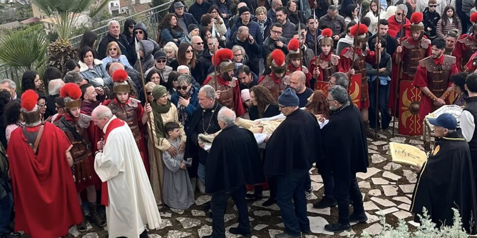 Al momento stai visualizzando Intervento tempestivo del 118 salva un partecipante alla Via Crucis di Cianciana