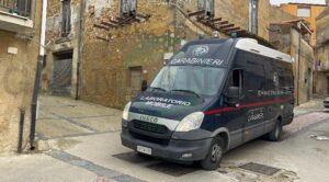 Scopri di più sull'articolo Scoperto un cadavere in un sacco di plastica: vittima un incensurato