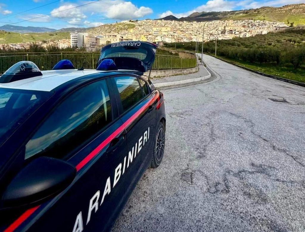 Al momento stai visualizzando Anziana raggirata da finto carabiniere: svuotati di orologi e oro