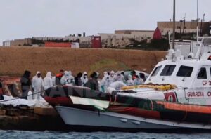 Scopri di più sull'articolo Lampedusa accoglie 179 migranti: tra loro disabili e minori vulnerabili