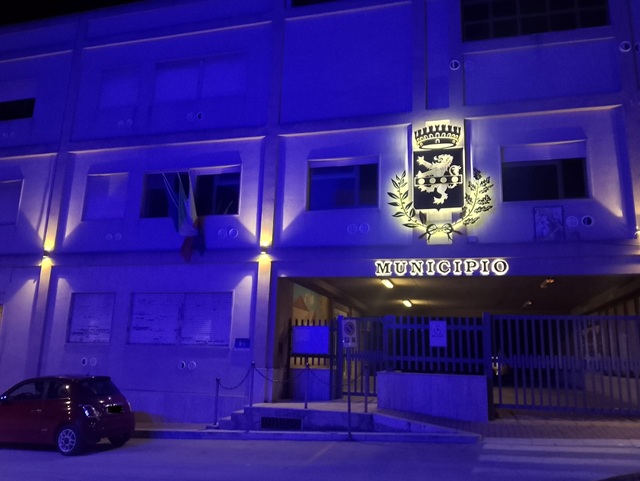 Al momento stai visualizzando Aragona celebra l’autismo: città illuminata di blu per sensibilizzare