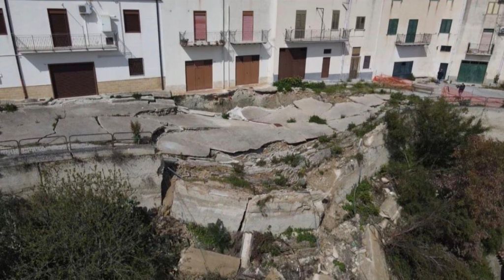 Al momento stai visualizzando Frana a Sutera: evacuate famiglie per il pericolo di nuovi smottamenti