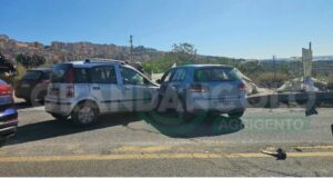 Scopri di più sull'articolo Incidente tra due auto ad Agrigento: traffico bloccato sulla bretella Morandi