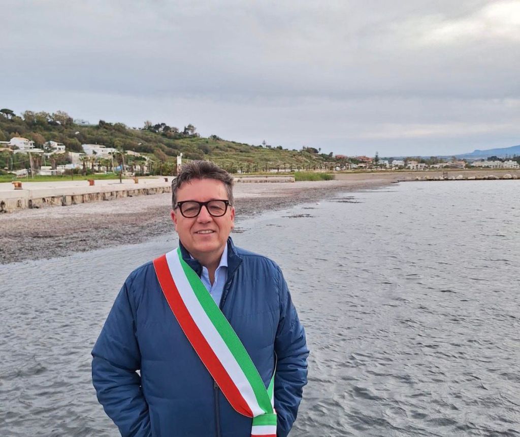Al momento stai visualizzando Proteste al porto di Menfi: il sindaco Clemente contro la rimozione della posidonia