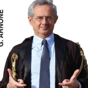 Scopri di più sull'articolo Giuseppe Arnone: un moralizzatore tra contraddizioni e malefatte personali