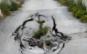 Scopri di più sull'articolo Il Comune chiede ad Aica di rimuovere il pericolo in via Di Salvo