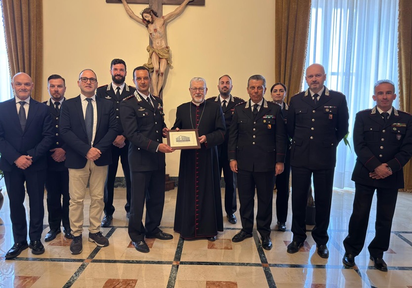 Al momento stai visualizzando Incontro tra i Carabinieri di Agrigento e l’Arcivescovo Damiano
