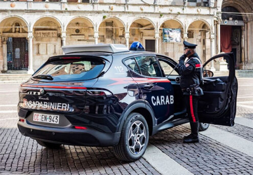 Al momento stai visualizzando Fuga da un controllo: fermati con droga e denaro dopo l’inseguimento