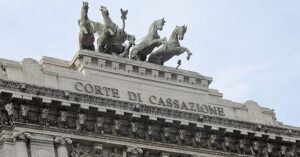 Scopri di più sull'articolo Impiegata condannata per furto: prelevati fondi da conto di una cliente