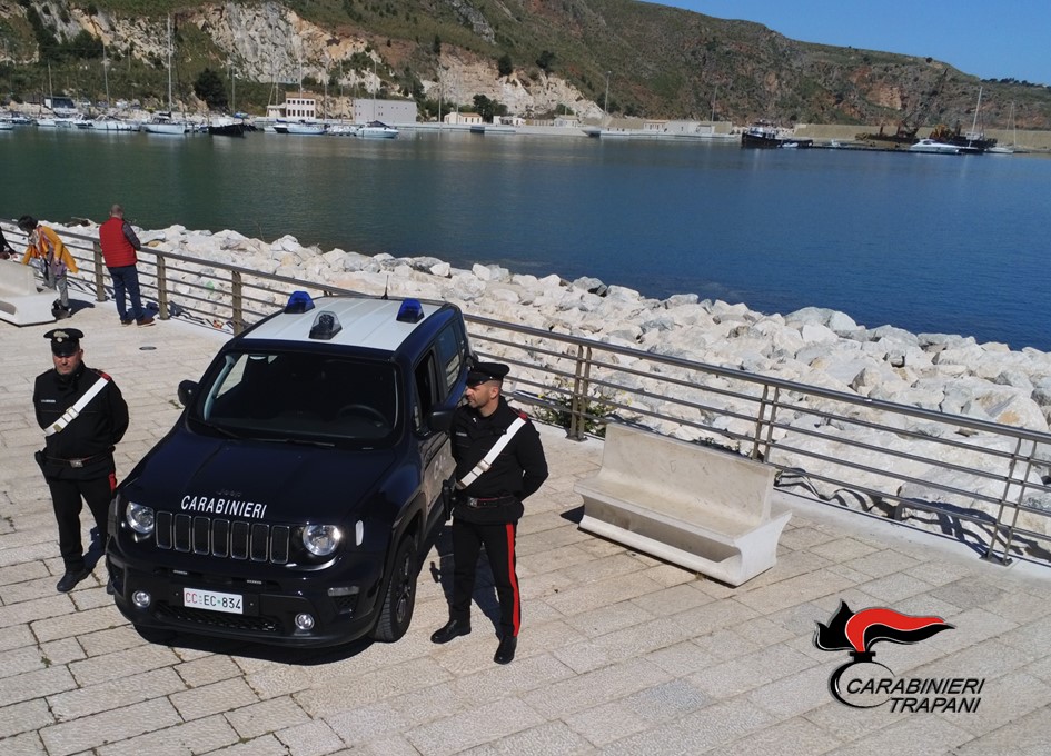 Al momento stai visualizzando Arrestato un uomo per aver minacciato madre e sorella con un coltello