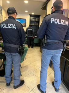 Scopri di più sull'articolo Controlli della Polizia a Catania: multe oltre 7mila euro per i bar irregolari