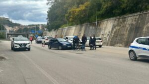 Scopri di più sull'articolo Incidente tra due auto in centro: traffico in tilt ma nessun ferito