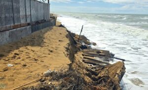 Scopri di più sull'articolo Mareamico denuncia: l’erosione sta erodendo la spiaggia di San Leone – VIDEO