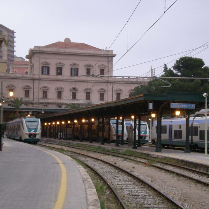 Al momento stai visualizzando Due denunciati per tentato deragliamento del treno Agrigento-Caltanissetta