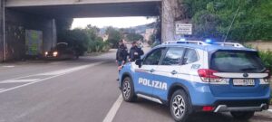 Scopri di più sull'articolo Ladro in trasferta arrestato dopo essersi bloccato in un vicolo con l’auto rubata