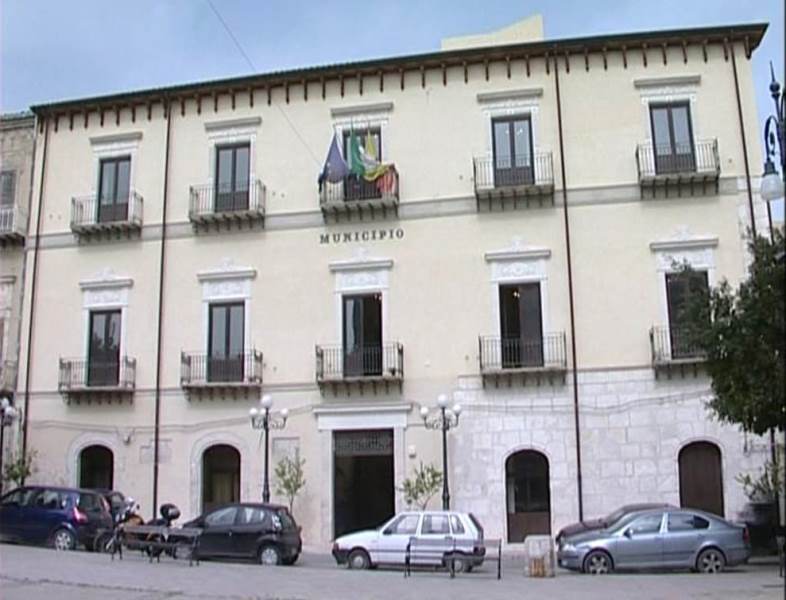 Al momento stai visualizzando Il Consiglio Comunale porge le condoglianze alla famiglia di Gabriele Vaccaro