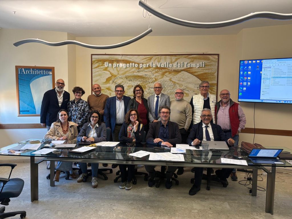 Al momento stai visualizzando Alfonso Cimino eletto nuovo presidente dell’Ordine degli architetti agrigentini