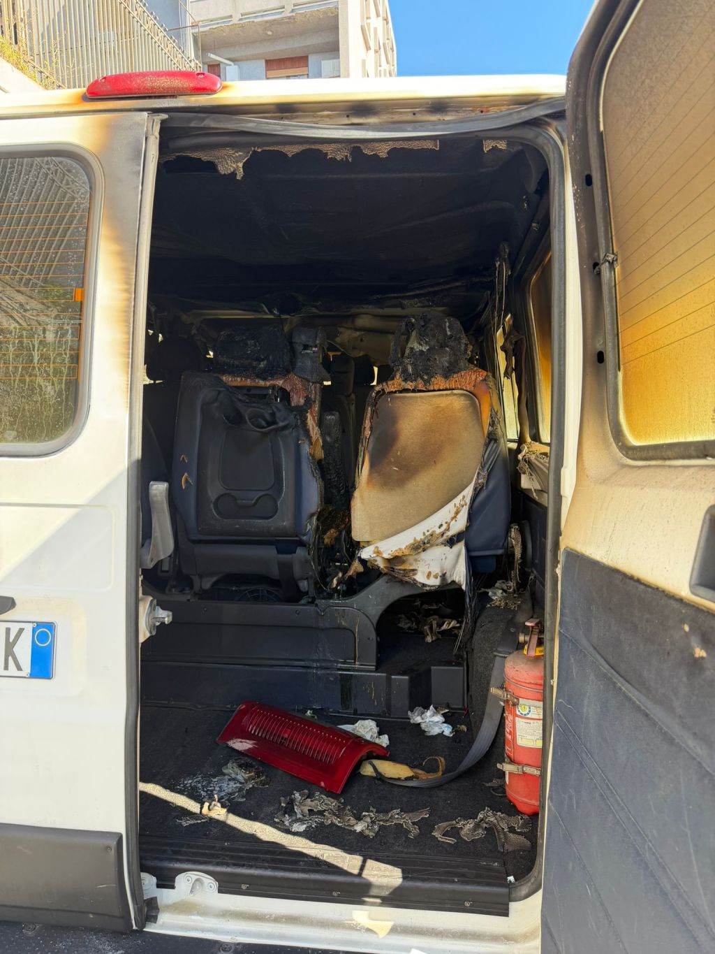 Al momento stai visualizzando Furgoncino del C.I.R.S. in fiamme: colpita un’attività solidale per i fragili