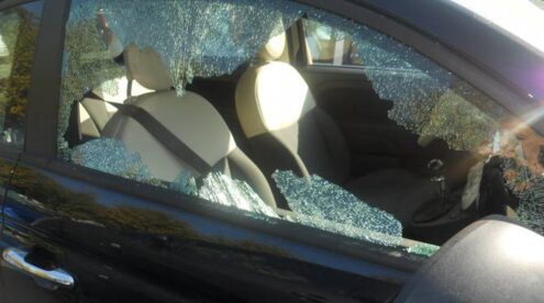 Al momento stai visualizzando Finestrini di auto sfondati da vandali a Canicattì: cresce l’allerta