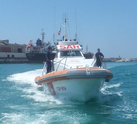Al momento stai visualizzando Giovane turista disperso dopo un tuffo in mare: ricerche in corso