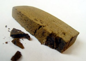 Scopri di più sull'articolo Due arresti per il sequestro di dieci chili di hashish in un pacco postale
