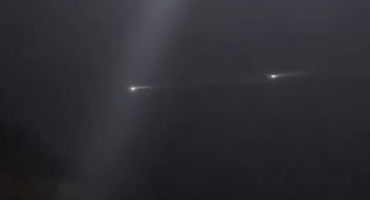 Al momento stai visualizzando Un detrito spaziale accende il cielo siciliano con un’improvvisa luce
