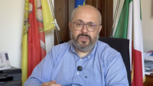 Scopri di più sull'articolo Omicidio di Gabriele Vaccaro, il sindaco di Favara lascia la comunità in lutto