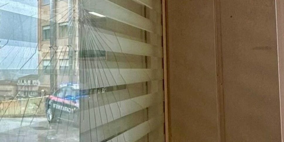 Al momento stai visualizzando Licata, padre aggredisce ambulanza e danneggia il triage dopo l’incidente della figlia