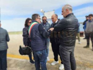 Scopri di più sull'articolo Rimozione della posidonia a Porto Palo di Menfi: tecnici regionali in azione