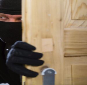 Scopri di più sull'articolo Furto a Ravanusa: migliaia di euro in contanti e gioielli spariti da casa