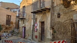 Scopri di più sull'articolo Crolli a Santa Croce di Agrigento: continua l’emergenza urbanistica