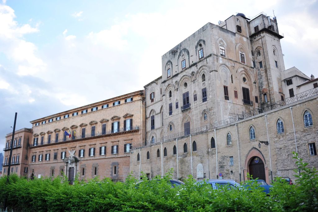 Al momento stai visualizzando Nuovi assessori giurano all’ARS: rinnovamento nella Giunta Schifani