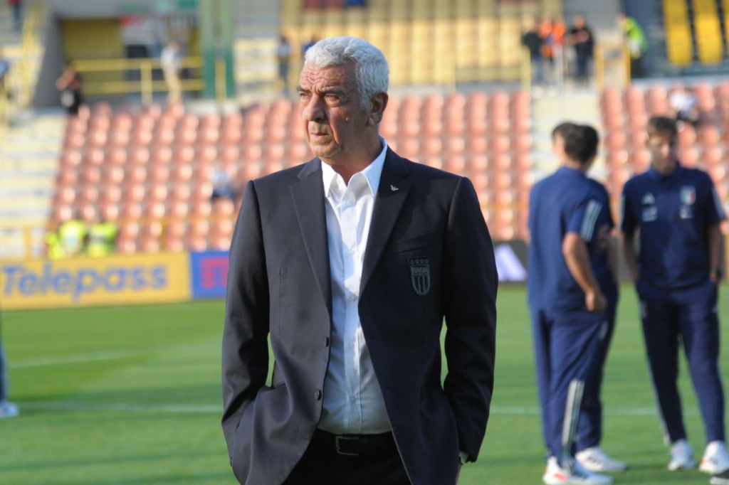 Al momento stai visualizzando Addio a Evaristo Beccalossi, icona dell’Inter e maestro del dribbling