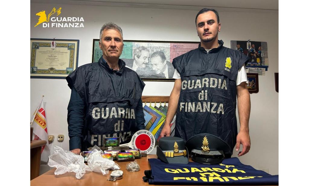 Al momento stai visualizzando Arrestato un uomo con 1.5 chili di hashish e 235 grammi di cocaina in aeroporto