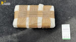 Scopri di più sull'articolo Arrestato con oltre due chili di droga: un colpo al traffico locale