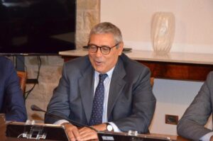 Scopri di più sull'articolo Patteggiamento di tre anni per Totò Cuffaro: colpiti gli appalti nella sanità